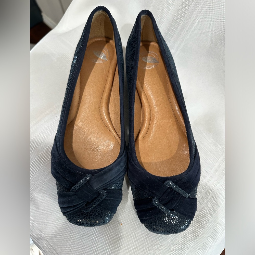 Nurture Blue Suede Loafer size 8.5 m